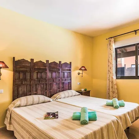 Sleeps 6 Wifi Villa