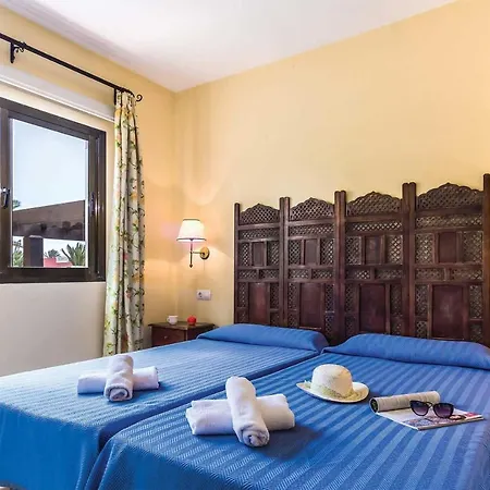 Sleeps 6 Wifi Villa Corralejo